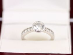 SOLITAIRE RING STERLING SILVER LADIES STUNNING SIZE O 925 3.7G AX62