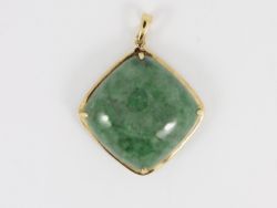JADE PENDANT 9CT YELLOW GOLD LADIES STUNNING 375 11.2G EU10