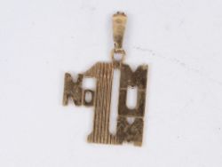 NUMBER 1 MUM PENDANT 9CT GOLD LADIES PRESENT 375 MOTHER AC94