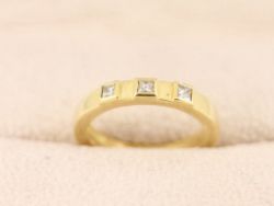 DIAMOND TRILOGY RING 18CT GOLD LADIES SIZE J 1/2 750 5G CU74