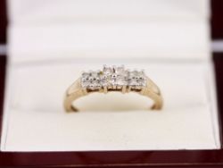 DIAMOND CLUSTER RING 9CT GOLD LADIES SIZE P 1/2 375 2.7G BC31