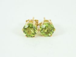 PERIDOT STUD EARRINGS 18CT GOLD LADIES STUNNING 750 2.9G FE27