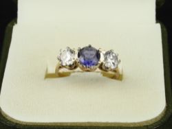 SAPPHIRE TRILOGY RING 9CT GOLD LADIES STUNNING SIZE K 1/4 375 2.6G FE85