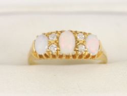 DIAMOND AND OPAL RING 18CT GOLD LADIES SIZE N 750 2.8G BY53