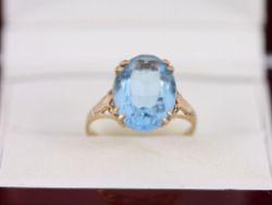BLUE TOPAZ SOLITAIRE RING 9CT GOLD LADIES STUNNING SIZE K 1/2 375 2.3G AH36