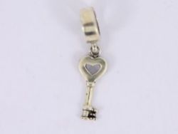 HEART KEY CHARM STERLING SILVER LADIES STUNNING LUCKY 925 1.4G OM55