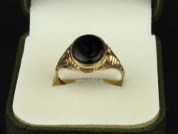 ONYX SIGNET RING 9CT GOLD GENTS SIZE V 1/2 375 2.9G FE87