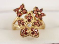 DIAMOND AND GARNET FLOWER CLUSTER RING 10K GOLD SIZE P 1/2 4.4G BA95