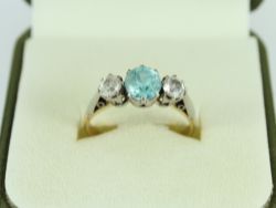 TOPAZ TRILOGY RING 18CT GOLD LADIES STUNNING SIZE P 1/4 750 3.1G ET11