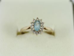 SKY BLUE TOPAZ HALO RING 9CT GOLD LADIES STUNNING SIZE P 1/4 375 1.5G EN91