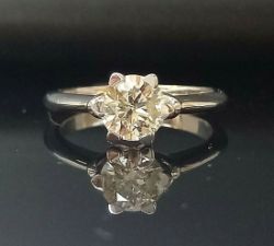 STUNNING 1.02CT DIAMOND ENGAGEMENT RING/WHITE GOLD