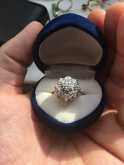 EXQUISITE DIAMOND CLUSTER RING 18CT GOLD LADIES STUNNING SIZE K 1/2 Z100