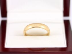WEDDING BAND 18CT GOLD LADIES GENTS RING SIZE M 750 5.7G AG19