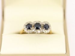 DIAMOND SAPPHIRE HALO RING 18CT GOLD LADIES SIZE N 750 4.7G CH31