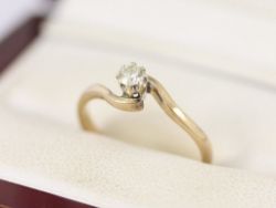 DIAMOND SOLITAIRE RING 9CT GOLD LADIES SOLITAIRE SIZE K 1.5G Z47