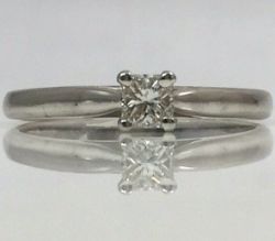 PRINCESS CUT DIAMOND ENGAGEMENT RING WHITE GOLD/0.22