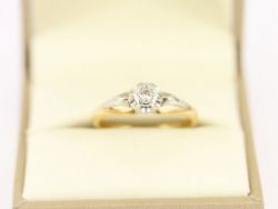DIAMOND SOLITAIRE RING 18CT GOLD LADIES SIZE O 750 3.3G CG28