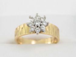 DIAMOND CLUSTER RING 18CT GOLD LADIES SIZE L S9