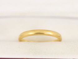 WEDDING BAND 22CT GOLD LADIES COURT SHAPED RING SIZE J 1/2 2.3G CA31