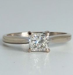 0.40CT PRINCESS CUT ENGAGEMENT RING/WHITE GOLD