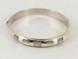 MOTHER OF PEARL HINGED BANGLE STERLING SILVER LADIES BRACELET 925 15.4G GF15