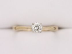 DIAMOND SOLITAIRE RING 9CT GOLD BEAUTIFUL LADIES SIZE L Z23