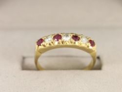 DIAMOND AND RUBY RING 18CT GOLD LADIES SIZE Q 1/2 750 5G CO3