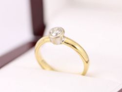 DIAMOND SOLITAIRE RING 18CT GOLD BEAUTIFUL LADIES ENGAGEMENT SIZE J 3.7G X90