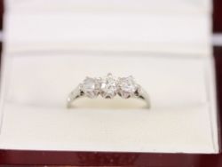 DIAMOND TRILOGY RING PLATINUM SIZE K 950 2.2G BA55