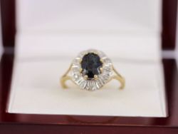 DIAMOND AND SAPPHIRE HALO RING 9CT GOLD LADIES SIZE M 1/2 375 1.9G AJ72