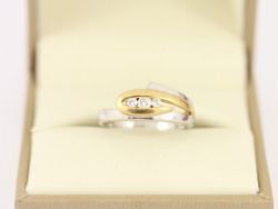 DIAMOND TRILOGY RING 18CT TWO TONE GOLD SIZE H 1/2 750 2.7G CG2