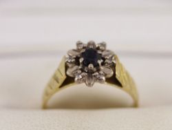 SAPPHIRE AND DIAMOND RING 18CT GOLD LADIES STUNNING SIZE P 1/2 750 4.6G BF82