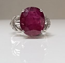 18K ROYAL RUBY & DIAMOND WHITE GOLD RING