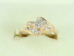 DIAMOND CLUSTER RING 10K GOLD LADIES STUNNING SIZE N 3G EQ8