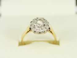 DIAMOND CLUSTER RING 18CT GOLD LADIES SIZE M 1/2 750 3.3G DM52