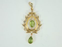 VINTAGE PERIDOT & SEED PEARL PENDANT 15CT GOLD LADIES STUNNING 4.1G FE51