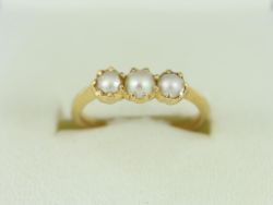 PEARL TRILOGY RING 18CT GOLD LADIES STUNNING SIZE M 1/4 750 3.4G EO46
