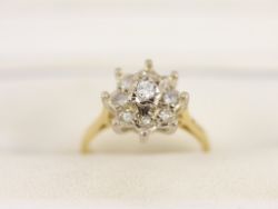 DIAMOND ENGAGEMENT RING 18CT GOLD STUNNING VINTAGE CLUSTER LADIES SIZE J J19