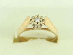 DIAMOND SOLITAIRE RING 9CT GOLD LADIES SIZE R 1/2 375 2.9G EP95