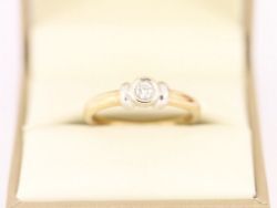 DIAMOND SOLITAIRE RING 9CT GOLD LADIES SIZE O 375 3.1G CH9