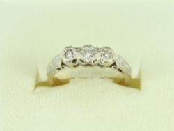 DIAMOND TRILOGY RING 18CT GOLD LADIES SIZE G 1/2 750 2.6G EQ15