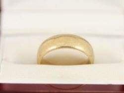 WEDDING BAND 9CT GOLD LADIES D SHAPED STUNNING SIZE M 375 5G BJ76