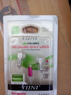 YINJI EARPHONES APROX 70