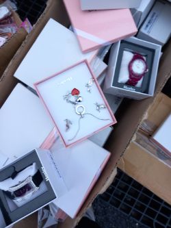 MIXED JEWELRY APROX 40 PIECES