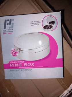 DIAMOND RING BOX APROX 50