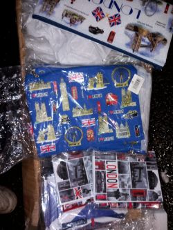 ASSORTED LONDON BOOKLET AND CASES APROX 40