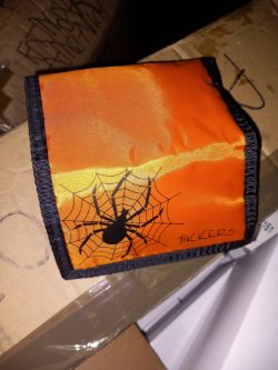 TIKKER WALLETS APROX 44