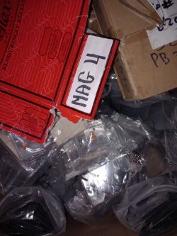 MIXED ITEMS APROX 500