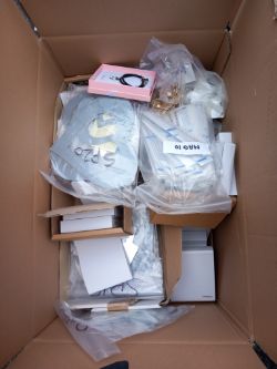 MIXED BOX APROX 150 ITEMS