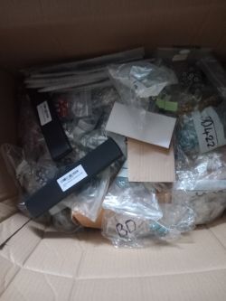 APROX 1000 MIXED GOODS